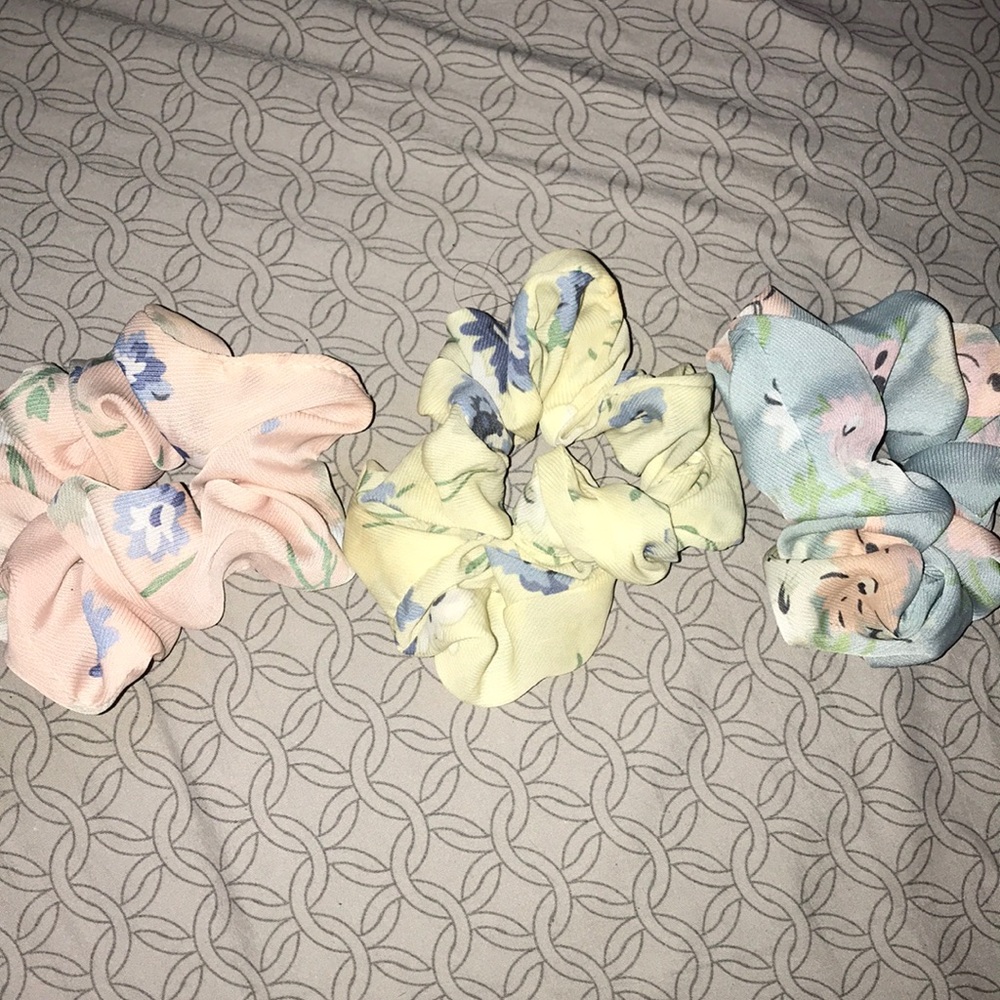 3 piece floral scrunchie set